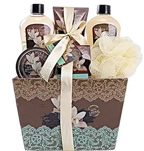 Draizee Luxury Spa Basket for Women Refreshing Seductive Vanilla Fragrance Bath and Body Spa Basket Gift Set Includes Body Lotion’s, Body Scrub, Bath Salts, Shower Gel, Mother's Day Gift For Her