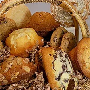 Pop into Poppie's - A Review of the Fresh Baked Muffin and Cookie Basket